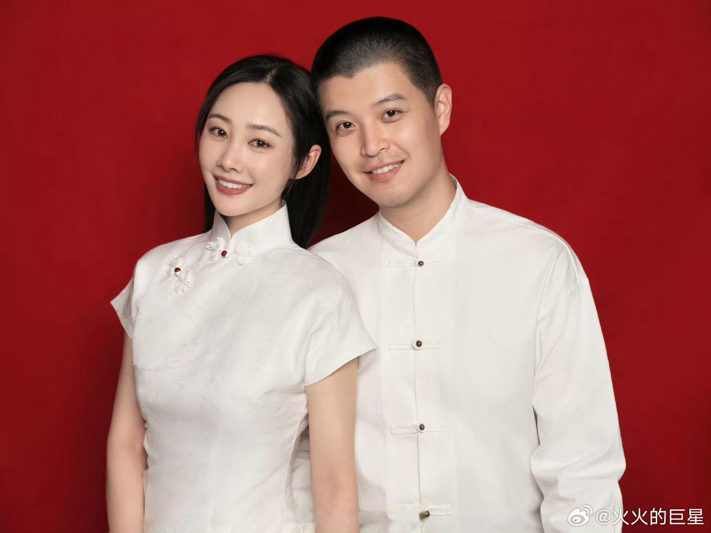 新婚快乐李纯马頔领证李纯马頔领证结婚​​​