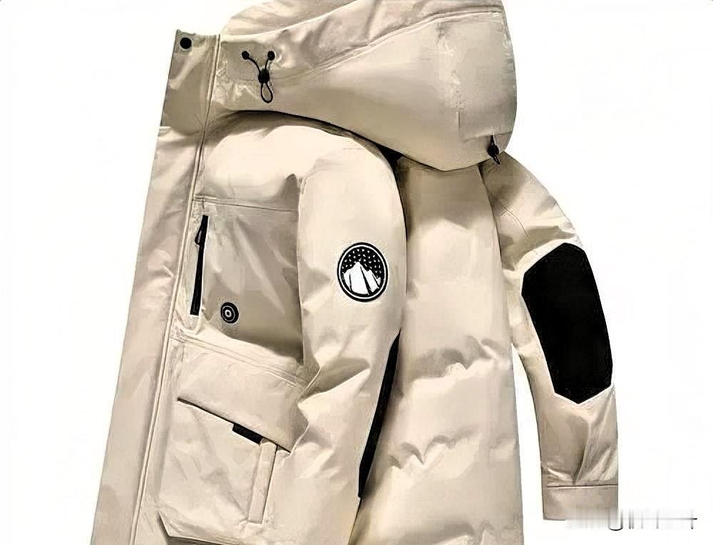 羽绒服市场的天，真的变了。曾经的王者波司登，居然被拉下马。新晋第一名，是很多