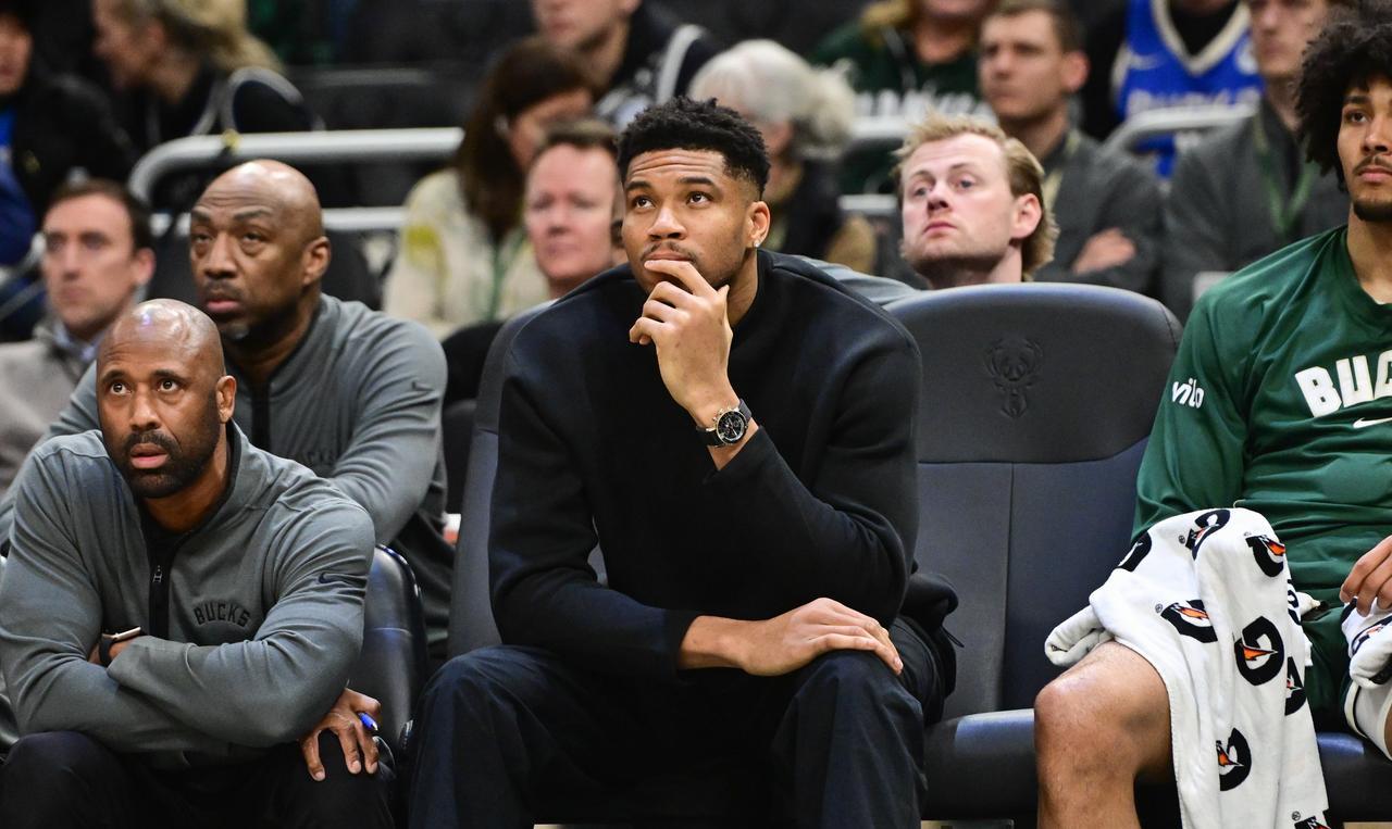 多个原因导致字母哥在交易市场无人问津！美媒报道：多支球队不愿意透支未来去得到字母