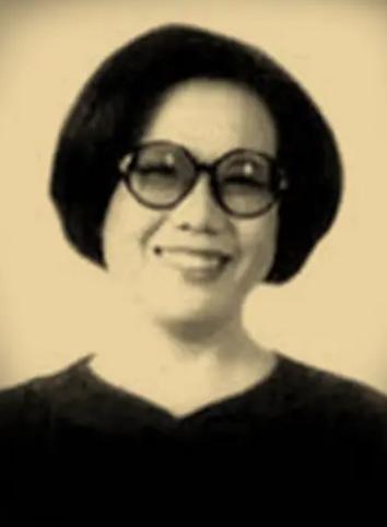 1942年冬天，重庆，一个怀着六个月身孕的女人，带着两个女儿，头也不回地离开了那
