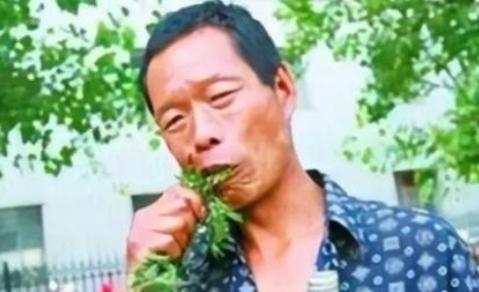 1976年起，一重庆男子吃草上瘾，34年吃了40吨草，闻到肉味就想吐，每天就靠吃