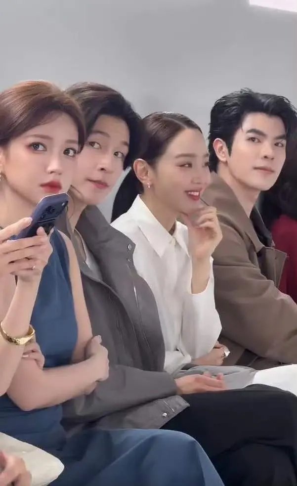 程潇现在真好看，像个精致的洋娃娃