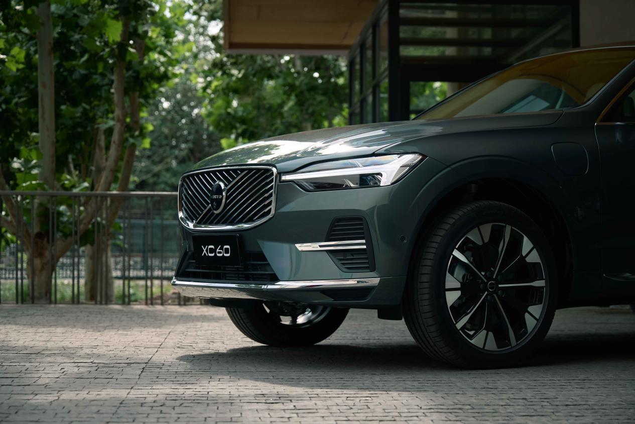沃尔沃全新XC60焕新而来，以父式守护重构家庭用车想象。最近，沃尔沃XC6