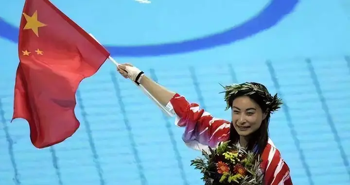 郭晶晶强势维权：一出手平息风波，她才是真正的狠人