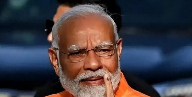 印度明明比中国先加入WTO，为什么印度没有飞速崛起？说白了，其实西方国家早就想往