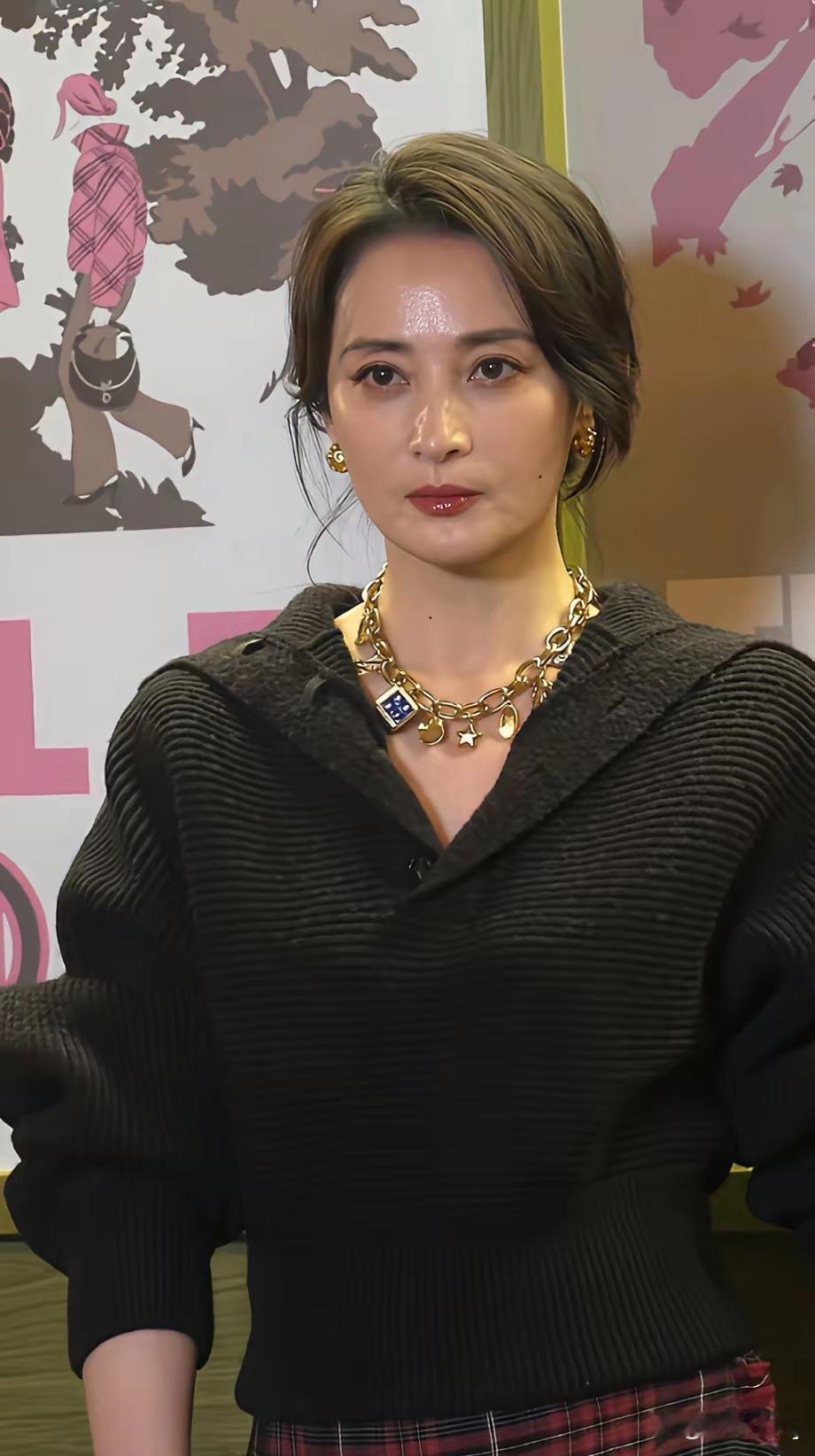 纯元50岁的状态，法拉利老了还是法拉利。