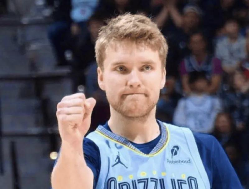 泰伦卢傲慢到这地步了吗？不听建议，意见也算了。对手都不看，都不研究的吗？灰