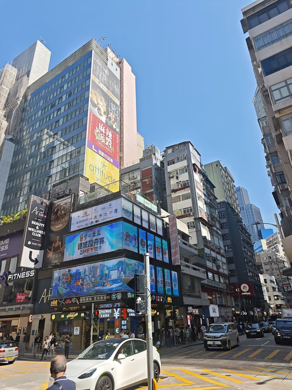 小米汽车会比鸿蒙智行更快年销100万台？