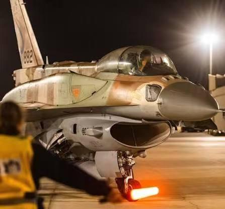 以色列总理内塔尼亚胡刚刚对外宣布，伊朗最大的石化工厂已被以军彻底摧毁。这不是普通