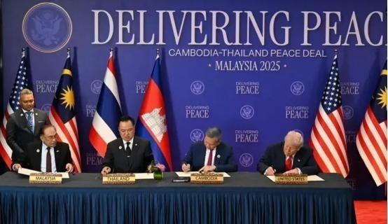 泰柬和平协议作废，现在全世界才看明白，中国当初不争不抢的智慧。近期，柬泰的边境上