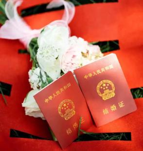 不结婚的十大坏处：一、没有后代。*结婚不等于有后代，不结婚也不等于没后代。
