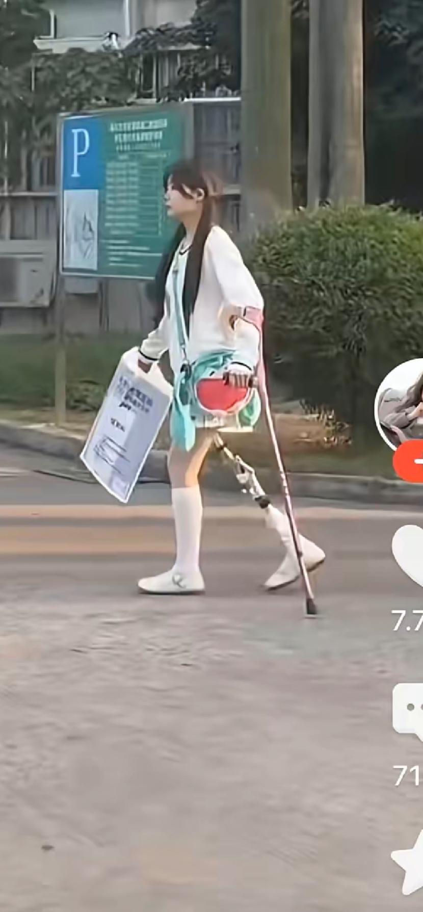 瑞金医院1月复查，胸膜有转移灶，但没说“最后几月”。网上传疯了，其实还在等手术排