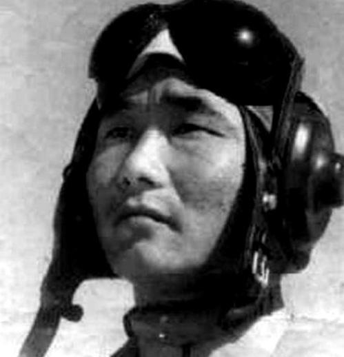 1965年，飞行员高长吉无视毛主席禁令，直接击落一架闯入我国的敌方侦察机，谁料，