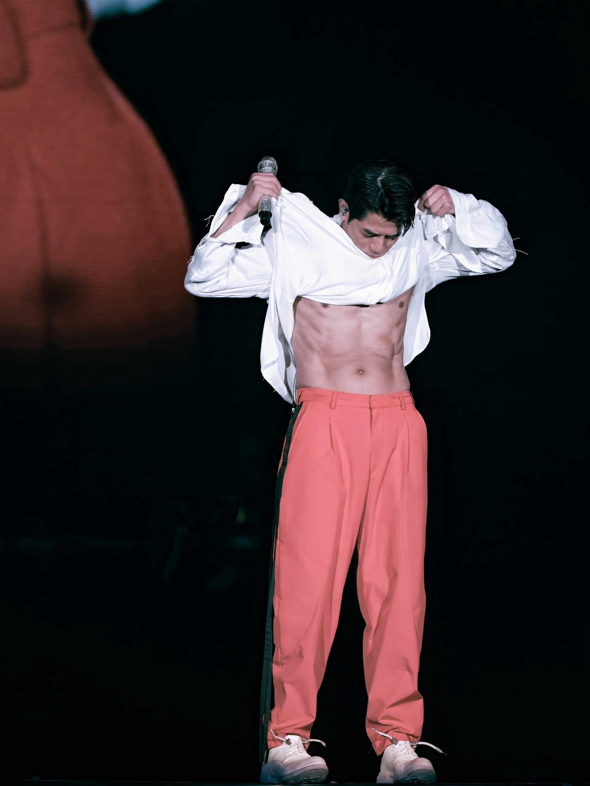 60岁的郭富城，好清晰的肌肉线条啊。