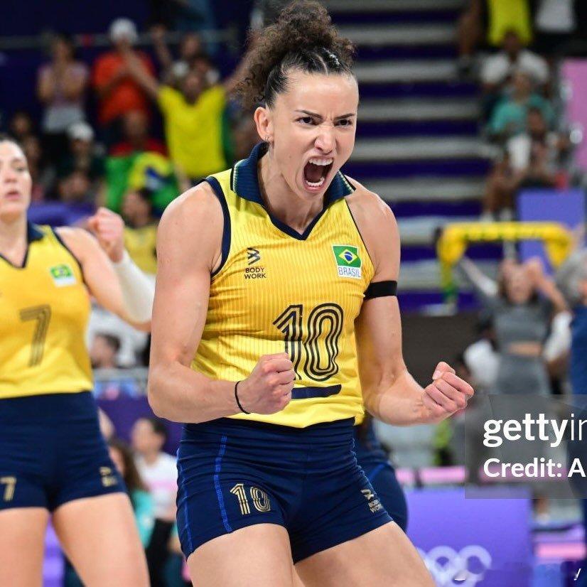 加比谈及她在国家队的未来在接受《Elle》杂志采访时，加比谈到了她在巴西国家队的