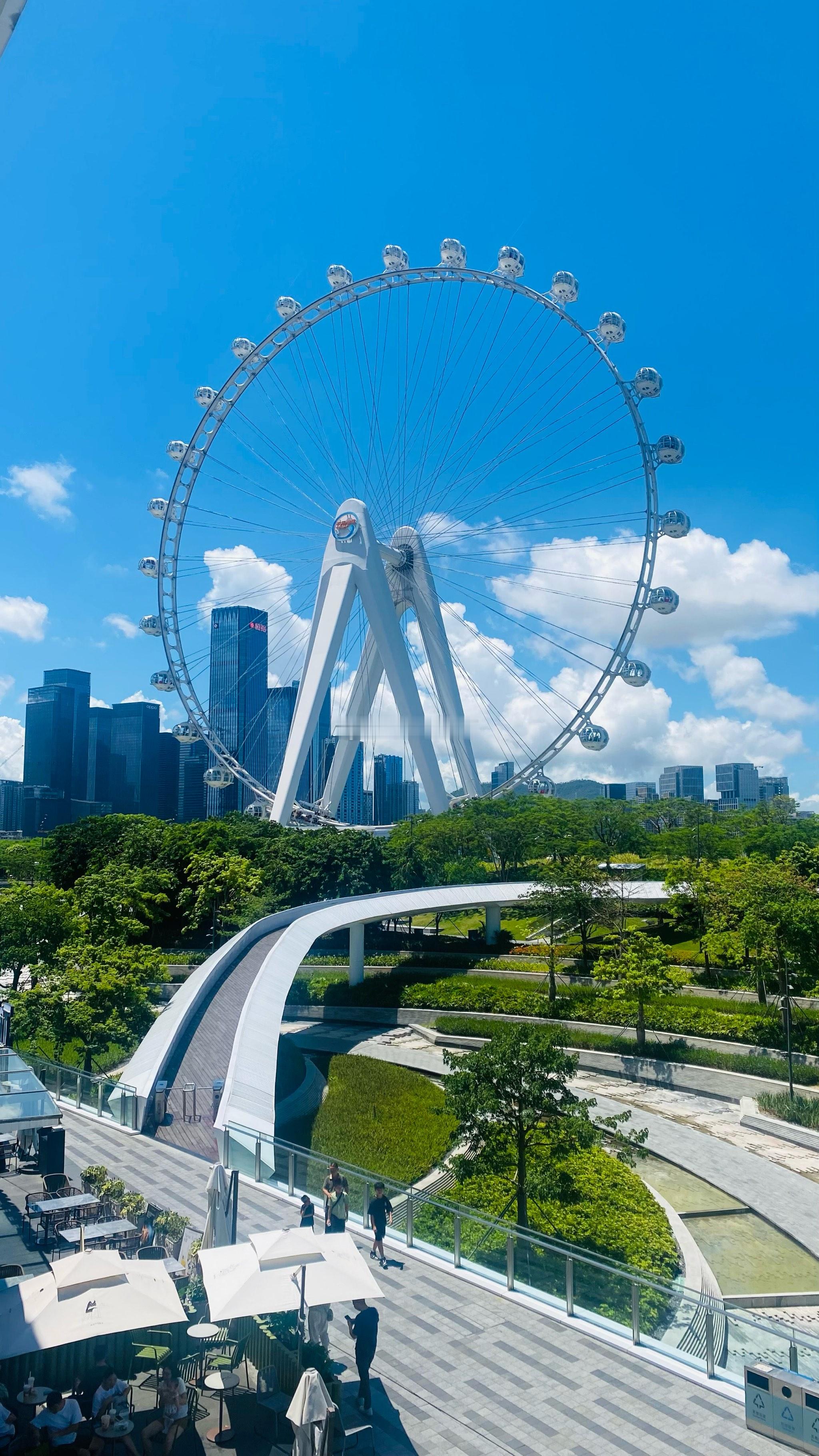 否极泰来，这是市场的规律。去年深圳放松限购后，在三四线城市持有多套房产的人，嗅觉