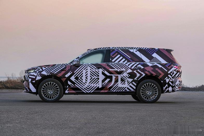 长城魏牌旗舰SUV谍照发布1月22日，长城魏牌将要推出一款全新的旗舰SUV，基