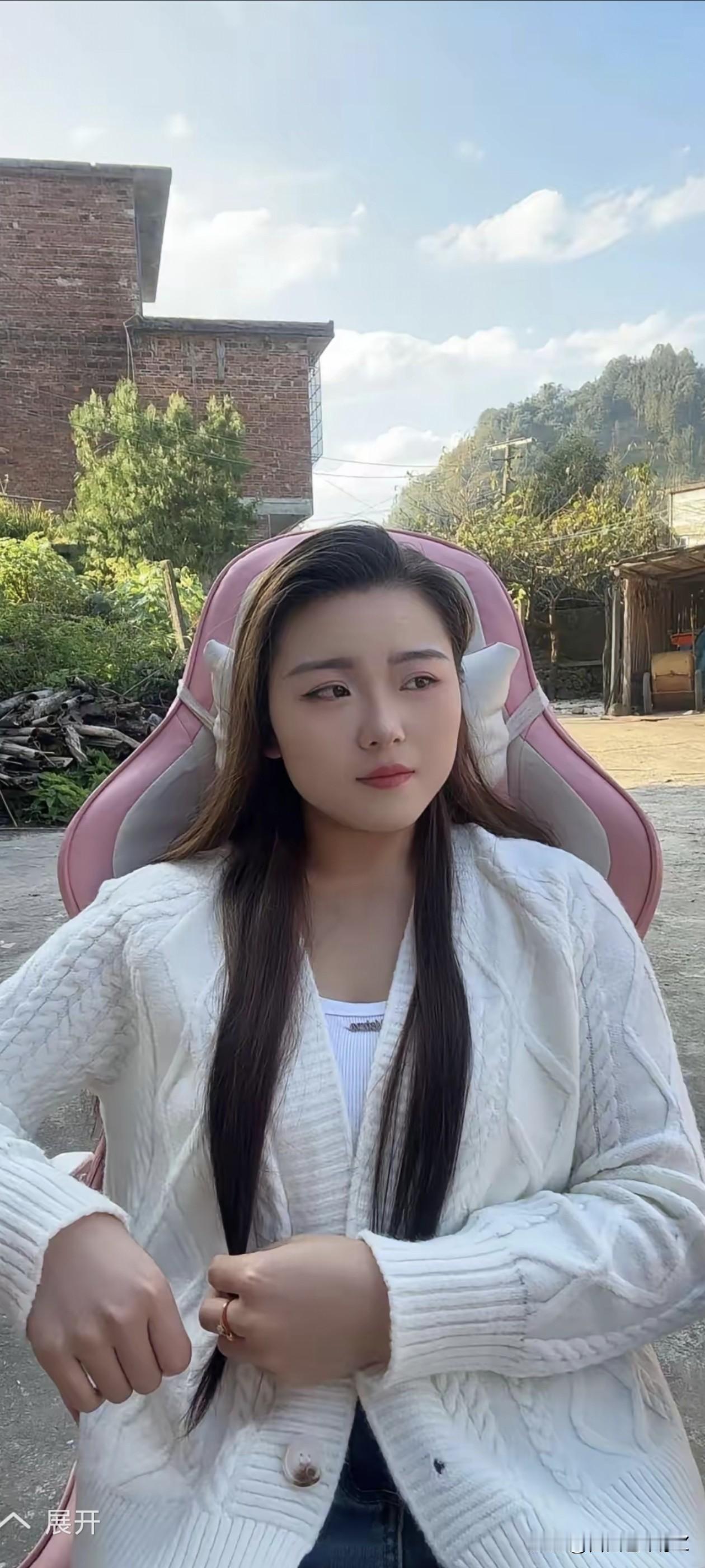 为何感觉微胖女孩很招人喜欢?乡村姑娘，