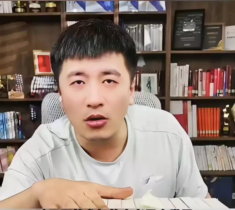董小姐那么硬的背景，为什么选择学医！听听张雪峰的这段你大概就知道答案了。张雪峰