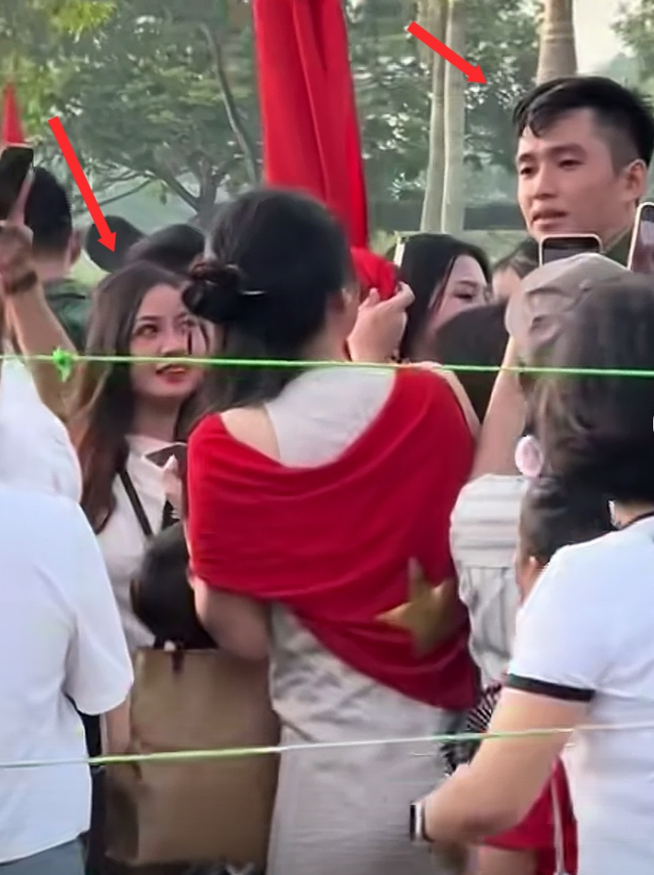 以前一直以为只有男生会犯花痴，见了漂亮的女生就会流哈喇子，没想到越南女生见过帅哥更“花痴”，而且是非