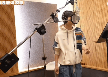 陈楚生新歌《暗夜》上线，他说这是《一夜》的2026版，我说他这是在归国小叔的道路