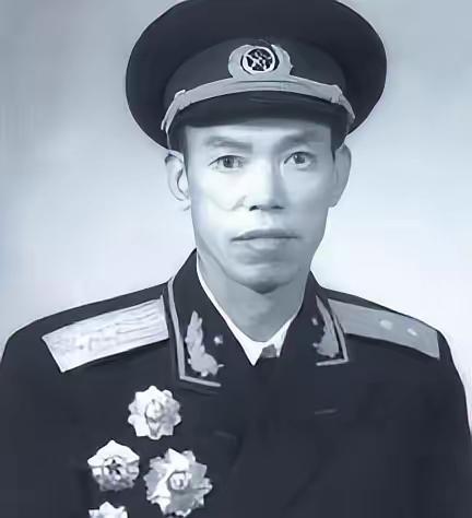 1985年“万岁军”名将梁兴初军长离奇猝逝，众多将军拍桌怒吼坚持要验尸，夫人含泪