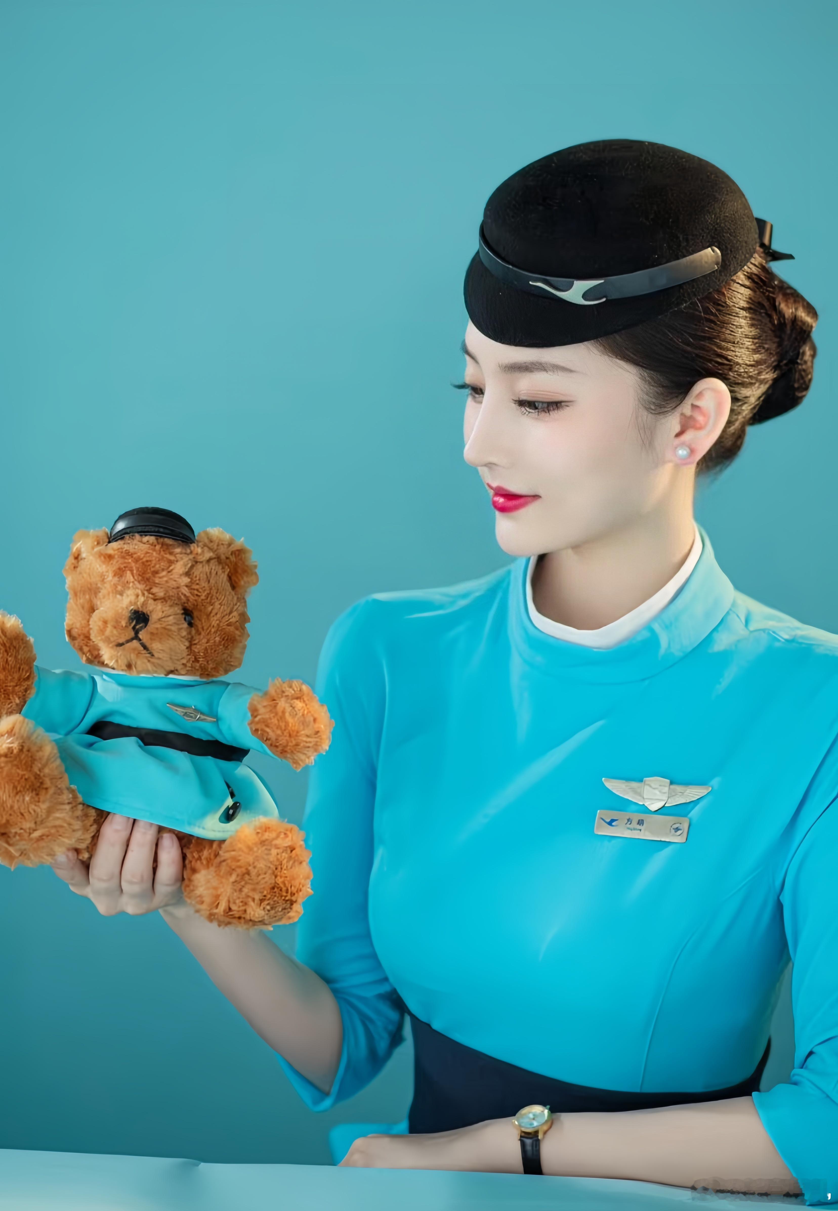 厦航空姐的制服照，又美又飒。​​​