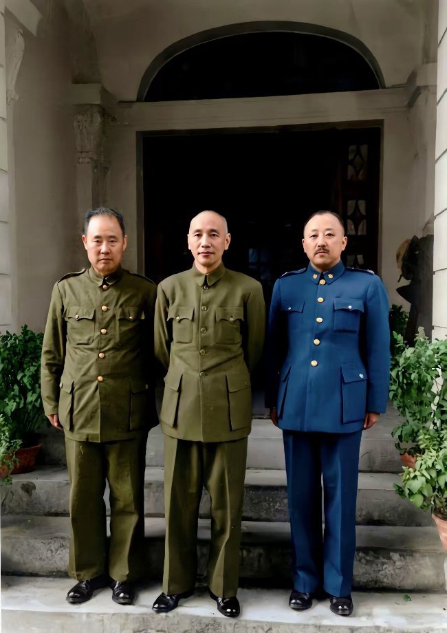这才是真实的蒋中正与傅作义及卫立煌，这而非演戏，也绝非影视剧中的饰演者，确是老蒋
