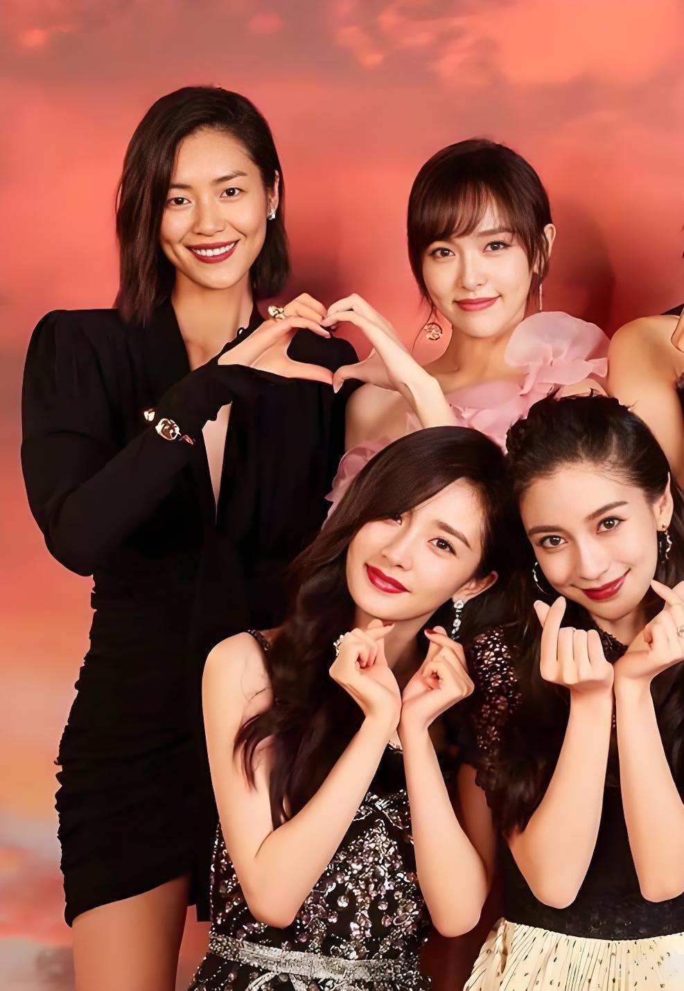 四位美女谁最美？