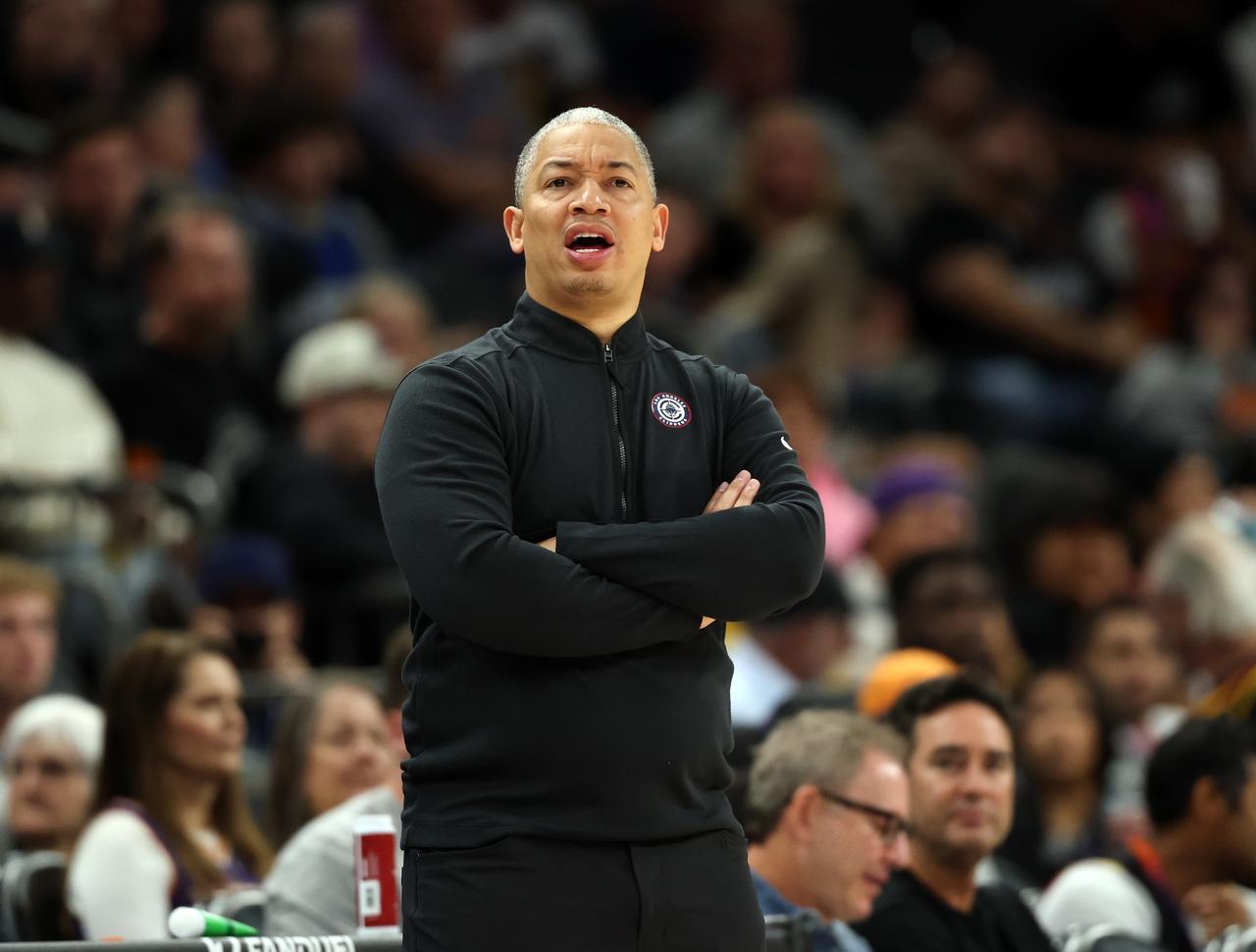 泰伦卢“耍诈”！快船五连客首战，与热火相持了一节半，之后在“狂风骤雨”中崩盘，以