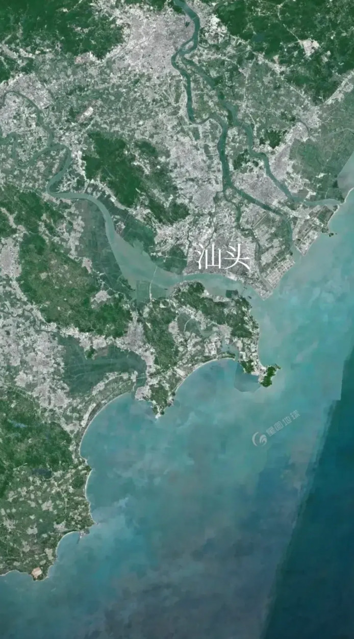 毫不夸张的说，汕头的地理条件比深圳还要优越。这地方简直就是第二个珠三角，或者说是
