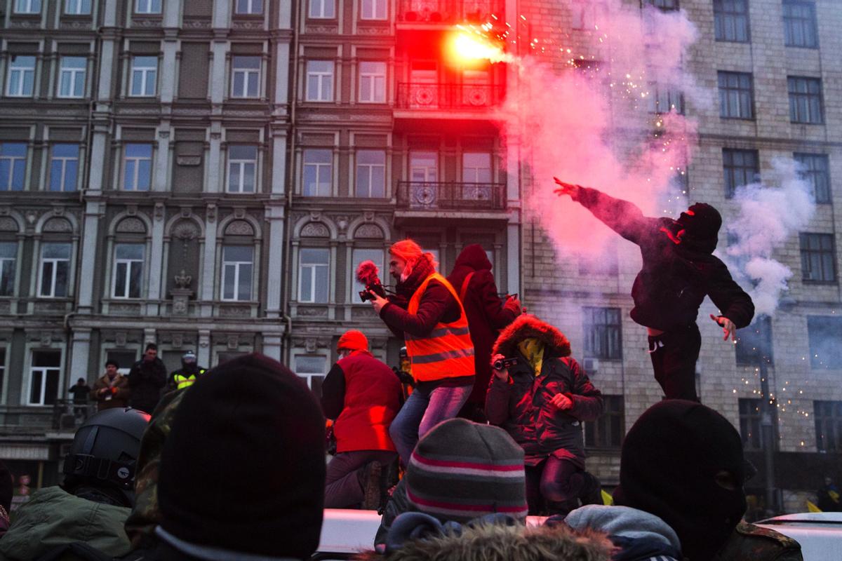 这次谁来救泽连斯基？11年前一幕再次在基辅上演，但今时不同往日根据媒体报道，乌
