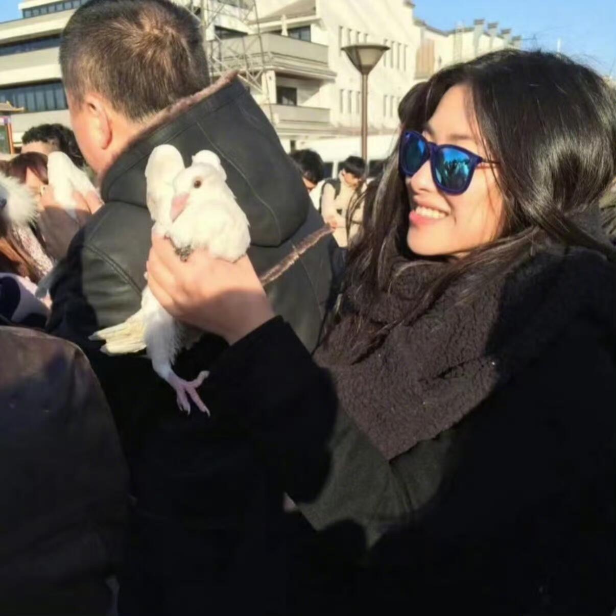 朱珠素颜满40减20朱珠早期生活照，一整个都是我头像库