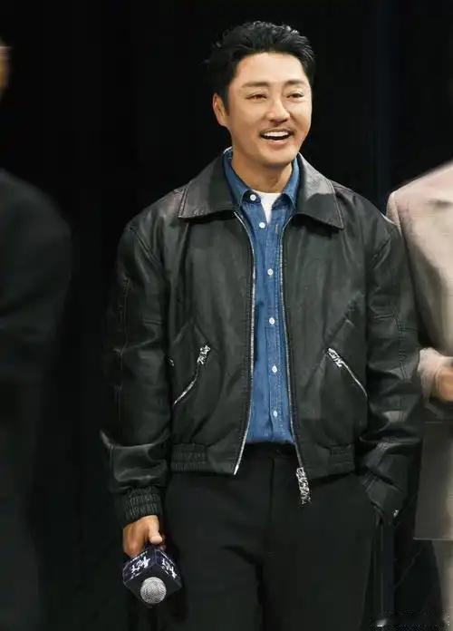 2026年4月11日，娱乐圈传来一则甜蜜喜讯，演员赵达官宣结婚啦！他在社交媒体上