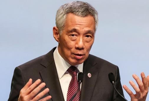 新加坡港，被“釜底抽薪”！中国“冰上舰队”已“战略绕过”马六甲，2万集装箱货轮，
