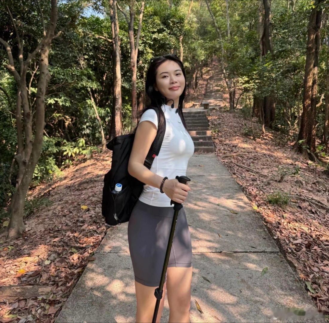 周末，小辣老师爬梧桐山。[玫瑰]​​​