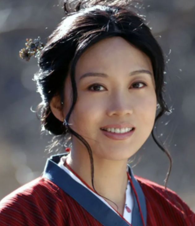 2004年闫妮的丈夫邹伟突然提出离婚房子和车子都给你，100万存款都给你，我净