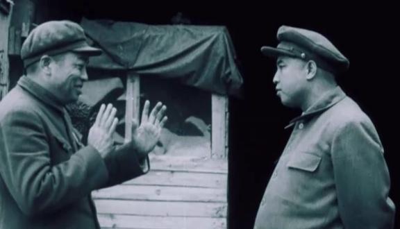 1954年，金日成送毛主席24箱苹果，每个苹果上都印着“毛主席万岁”。