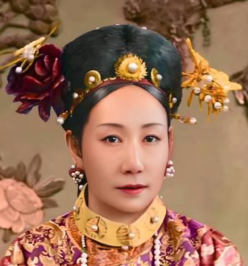 雍正驾崩那晚，养心殿里烛火晃得人发慌。乾隆跪在生母跟前，试探着问：“皇额娘，可要