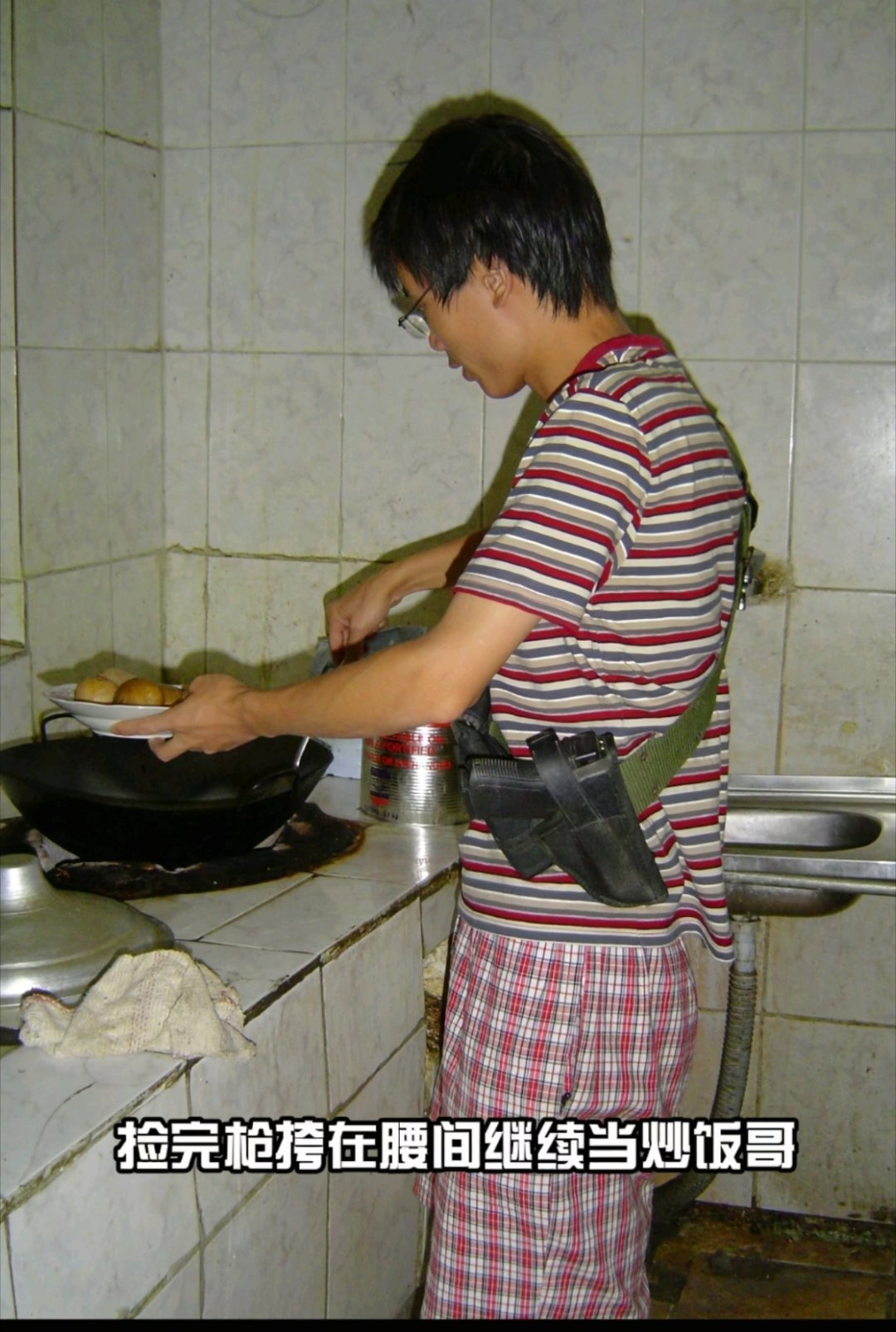 龙餐馆原型说当时做饭很难吃因为没得选啊，战后巴格达绿区里面，美军、雇佣兵、外国记