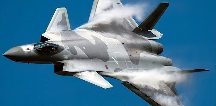 华盛顿的几家国防类智库换了个口风。过去他们爱拿歼-20跟F-22掰手腕，比推力、
