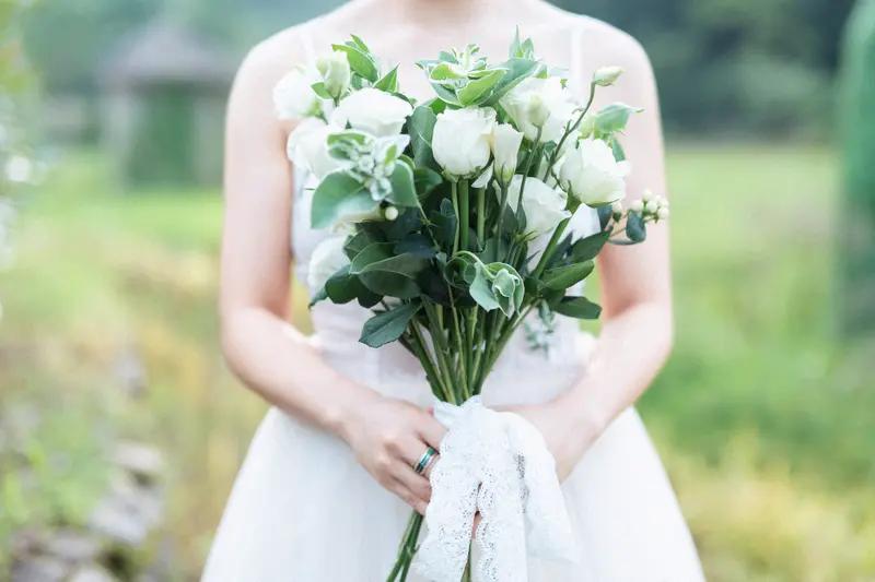 【我怎么做才解恨】离婚冷静期第十天，老公竟带着小三去拍婚纱照了。我到底怎么做才能