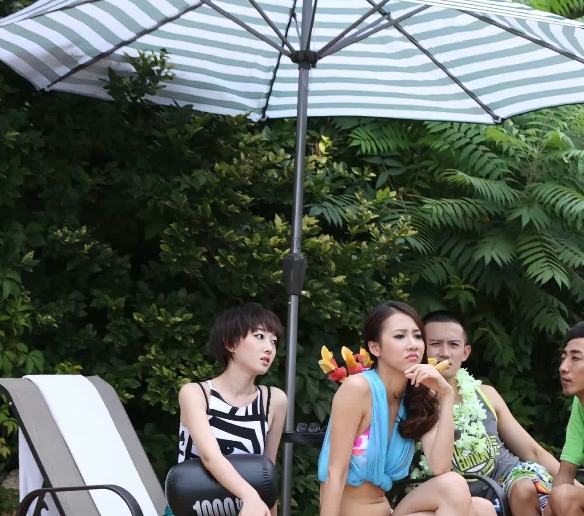 看了弦子的小肚子我瞬间不想减肥了不是因为不好看，而是像弦子那么瘦的人，都