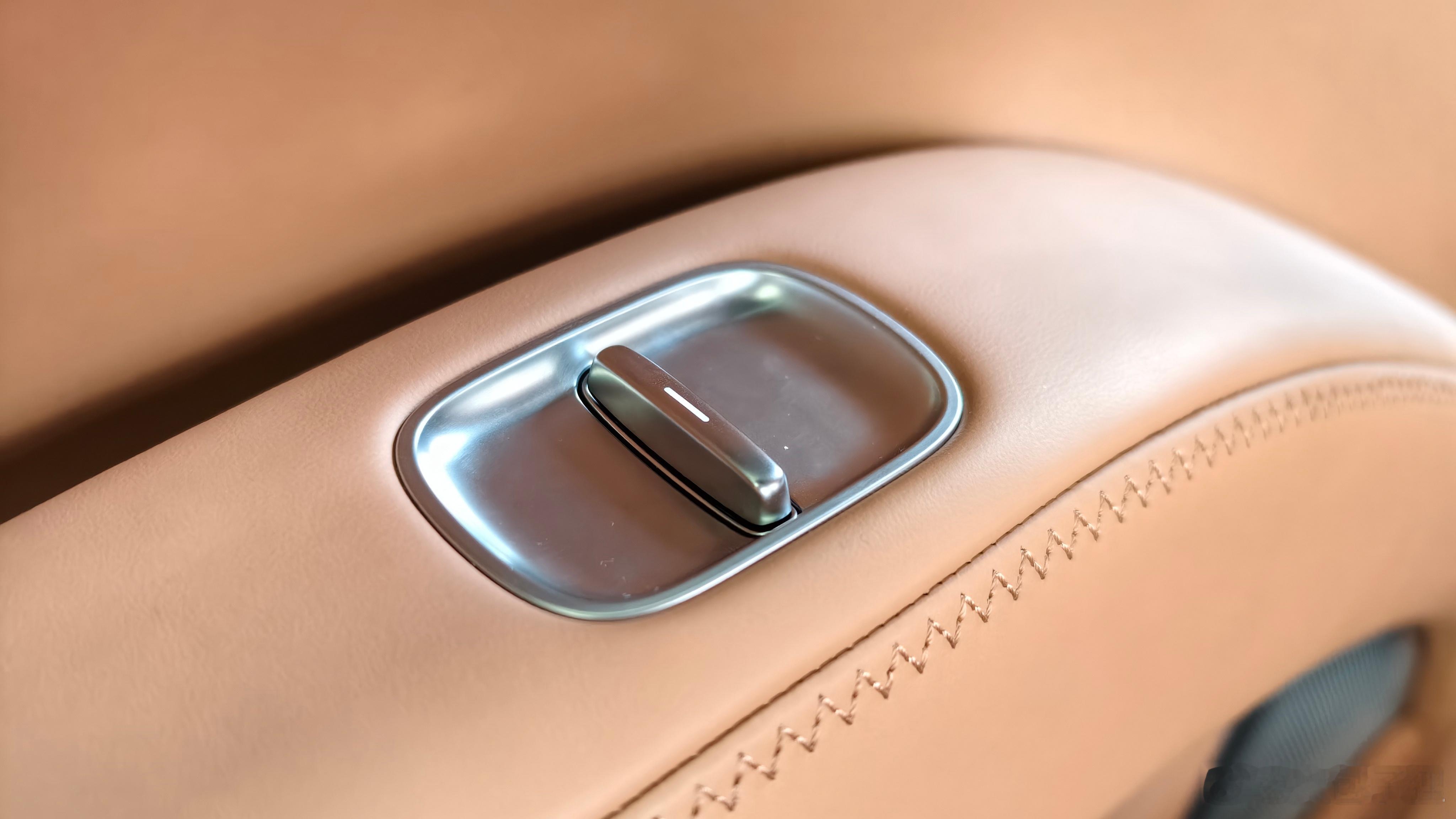 远超想象的零跑D19，这车真的要看！上午和同事聊到了D19这台车，他说在红薯上看