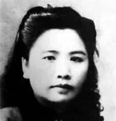 1938年，周恩来派出一名女特工打入国民党高层，谁知她竟嫁给了国军高官！身份暴露