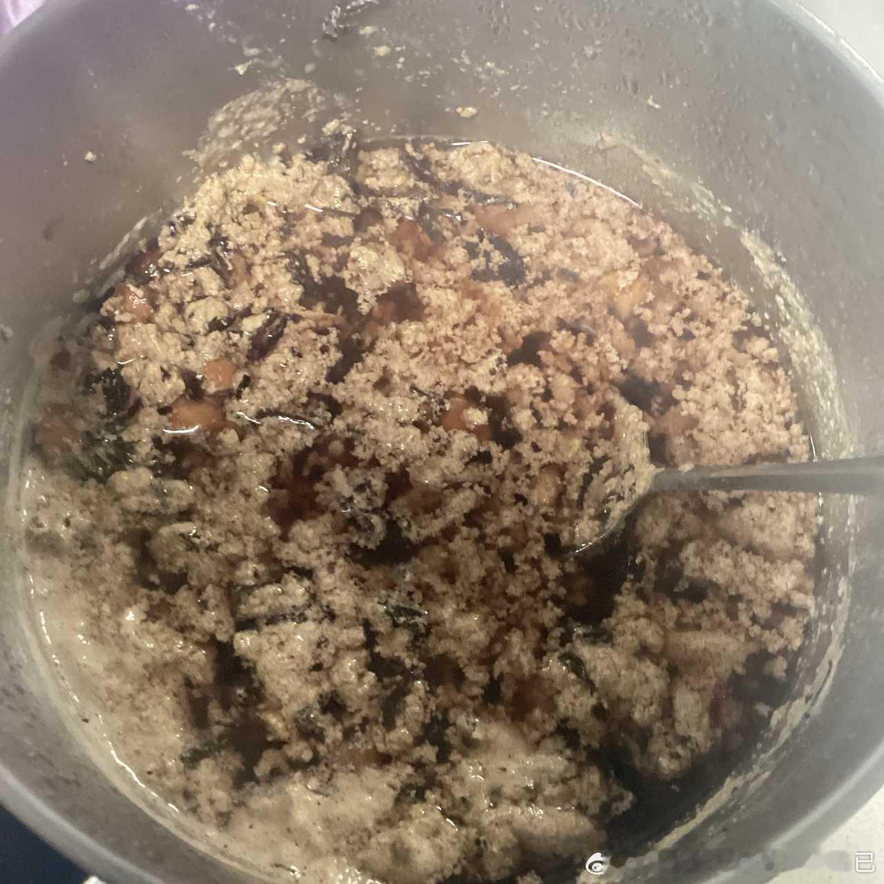 218【有图】煮奶茶的时候因为没有糖灵机一动把好像是干蓝莓一类的东西扔进去了，蹲