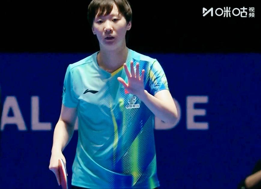 笑死我了！今天王曼昱开局把李昱谆打懵了！鳗鱼10:2拿到了局点，李昱谆眼看无