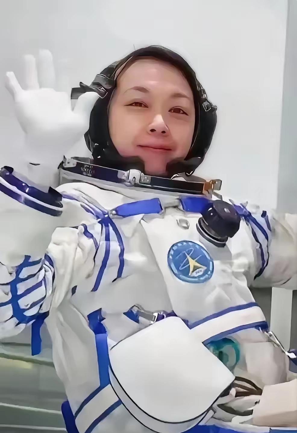 一个香港路政署高级工程师，突然辞去公职，带着11岁的龙凤胎和9岁小女儿，举家搬到