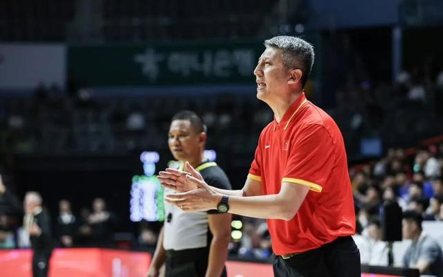 中国男篮磕磕绊绊打进了世预赛第二轮，关于这支球队有几点不得不说：1，郭士强指导