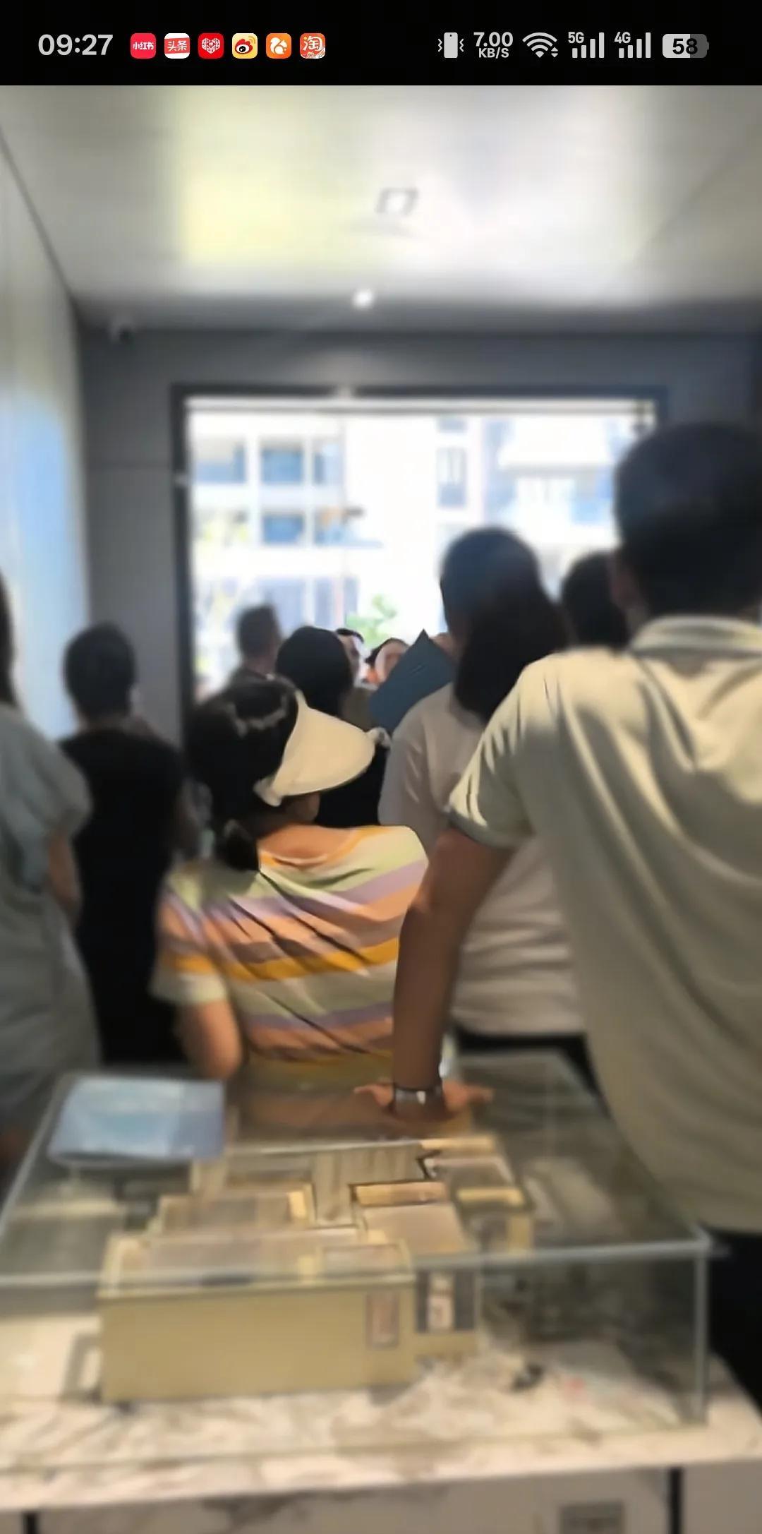 我发现现在招聘文科生比招聘理科生容易多了。比如我们公司招聘采购、销售、文秘、出